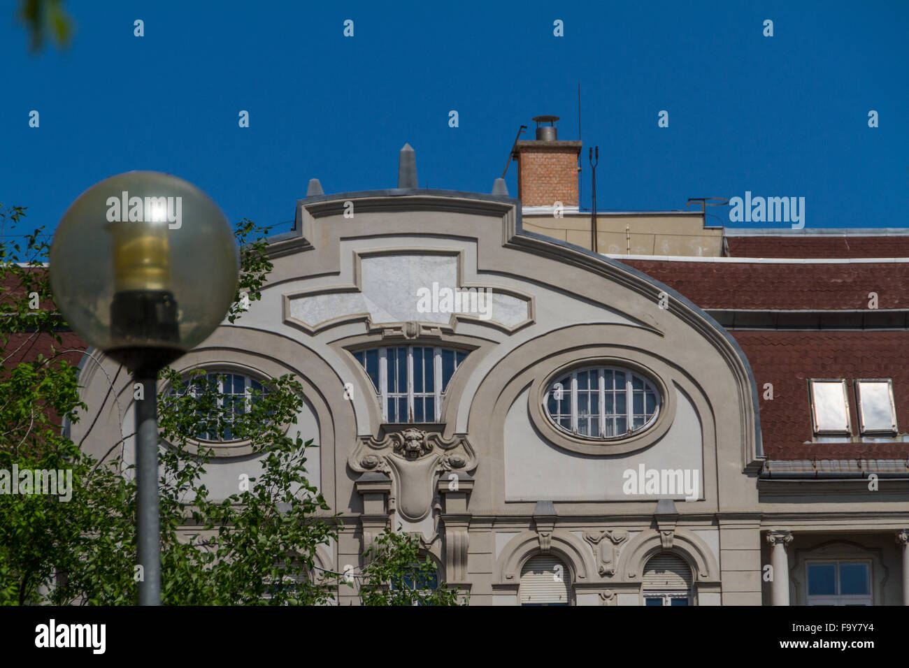 I tipici edifici del XIX secolo Buda nel quartiere del Castello di Budapest Foto Stock