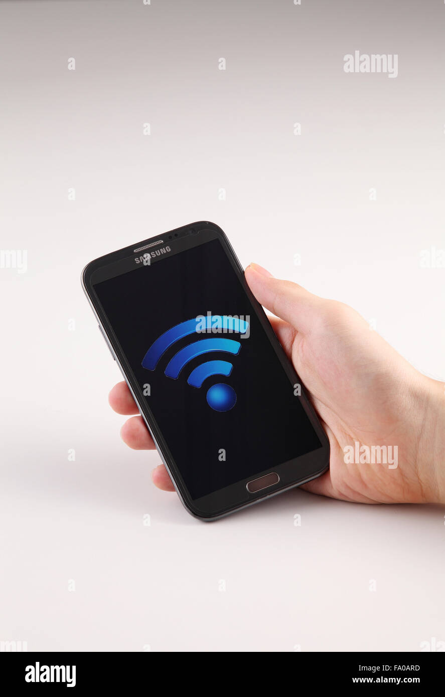 KUALA LUMPUR, Malesia - 14 Maggio 2015,internet logo sullo schermo di cellulare Foto Stock