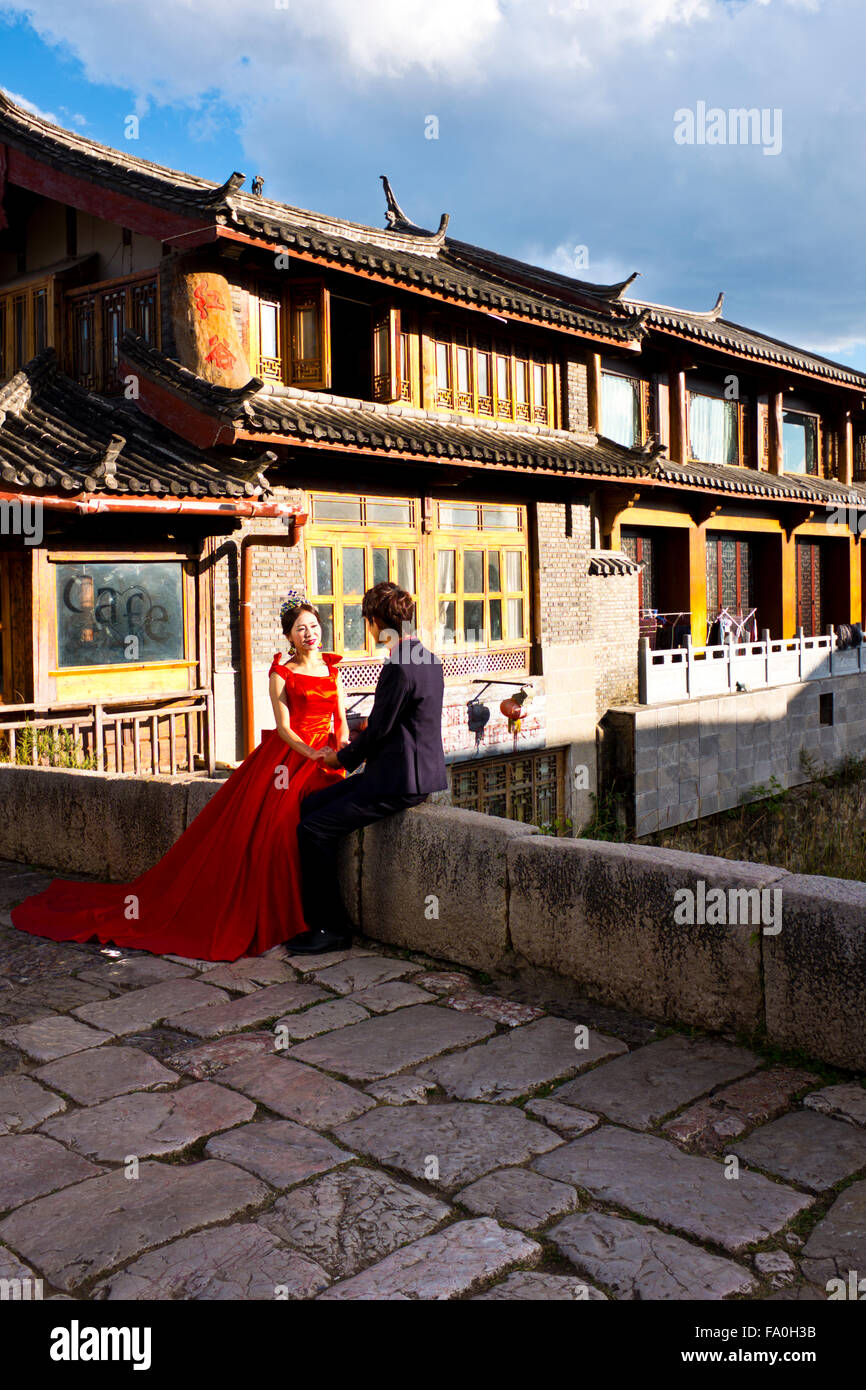 Alla vecchia citta' di Dali porta est,la dinastia Ming mura della città è caratterizzato da stradine di ciottoli e case in pietra con tetti tradizionali,Yunnan Foto Stock