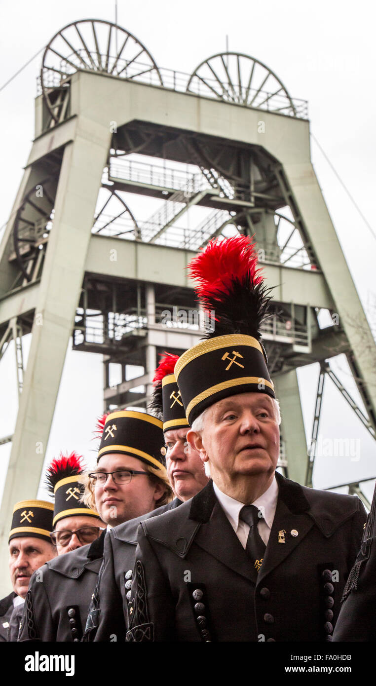 Il minatore coro presso la cerimonia di chiusura della miniera Auguste Victoria, a Marl, Germania, la miniera è stata chiusa dopo 116 anni Foto Stock