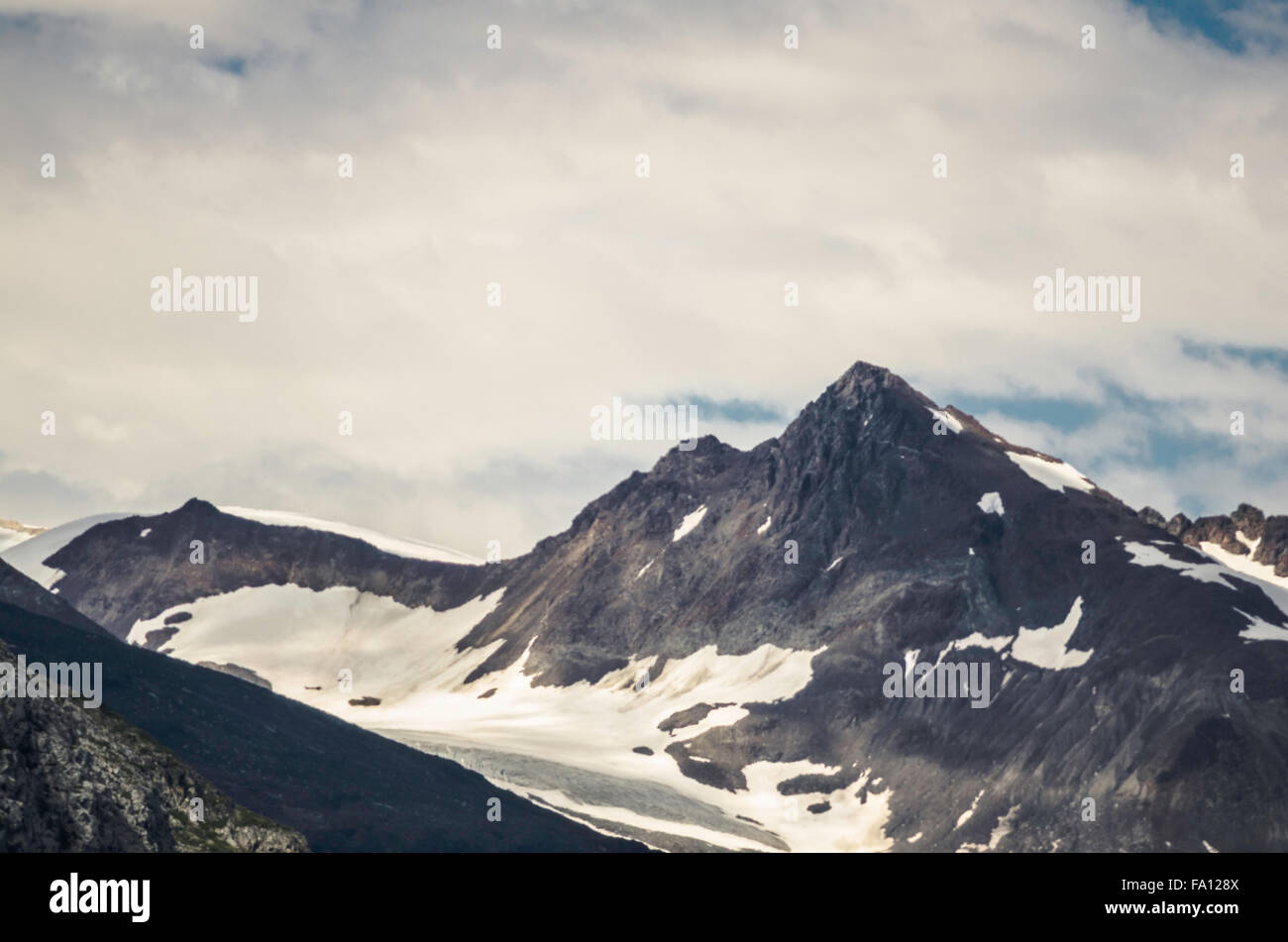 Snowy Mountain Top e neve nel Glacier Bay National Park #3, Alaska Foto Stock