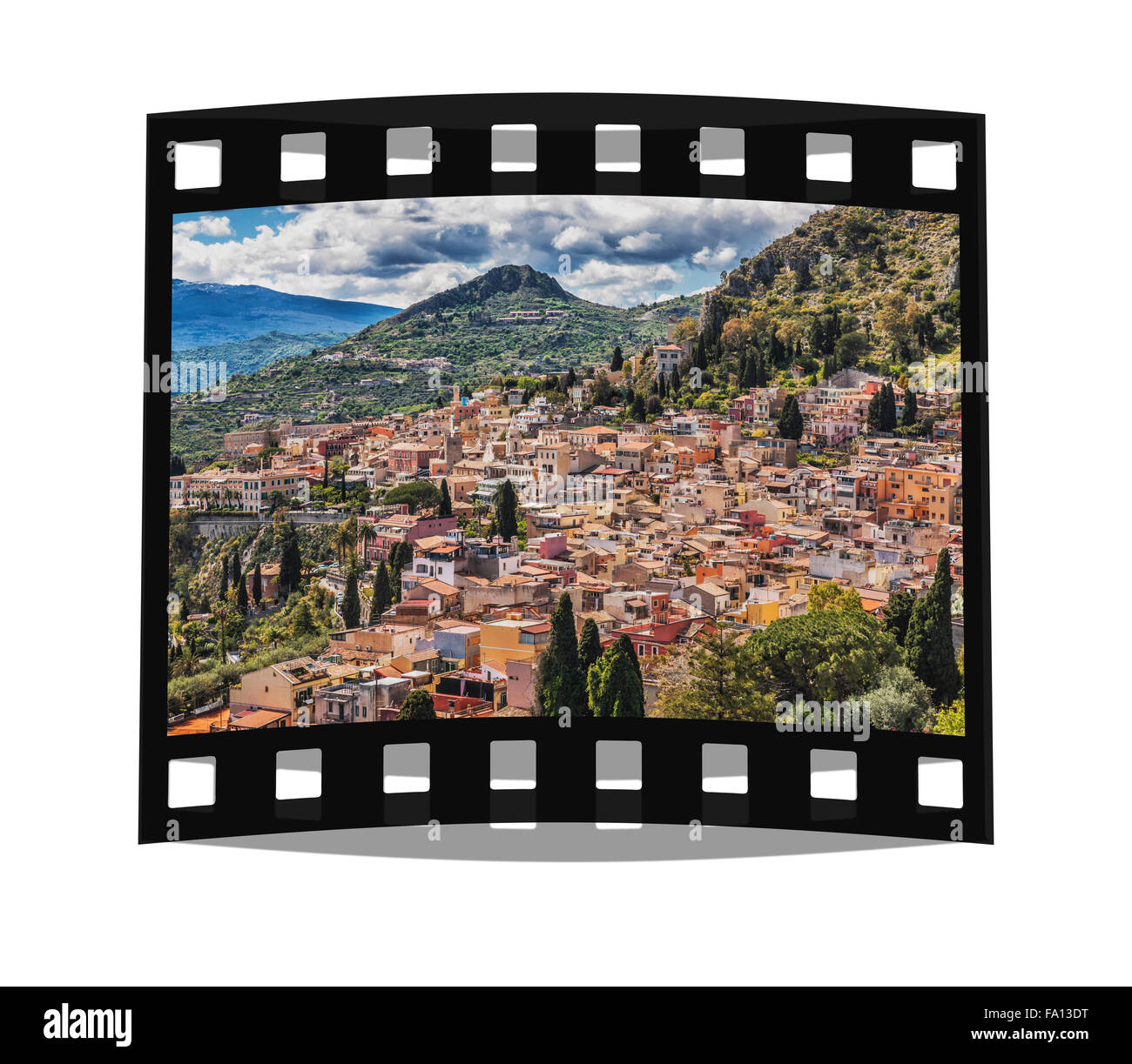 Aussicht auf die Stadt Taormina. Taormina befindet sich an der OstkÃ¼ste Siziliens am Berg Monte Tauro, Taormina, Provinz Messin Foto Stock