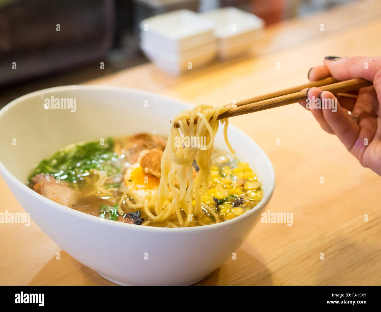Giapponese di spaghetti ramen (prairie di maiale) da Prairie Noodle Shop in Edmonton, Alberta, Canada. Foto Stock