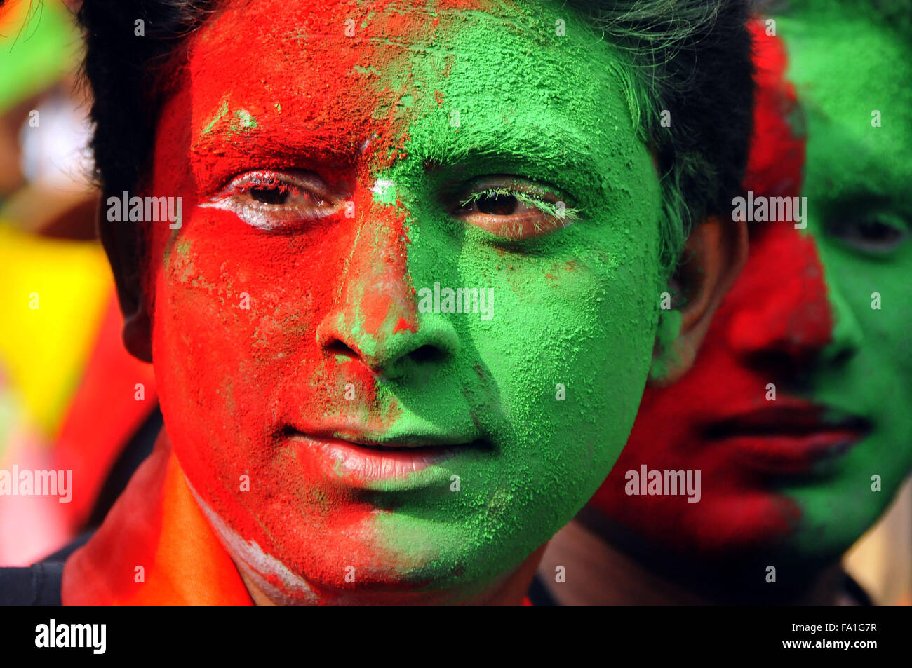 Pechino, Bangladesh. Xvi Dec, 2015. Un uomo con il suo volto dipinto prende parte alla celebrazione del 44th la Giornata della Vittoria a Dhaka, nel Bangladesh, Dic 16, 2015. © Shariful Islam/Xinhua/Alamy Live News Foto Stock