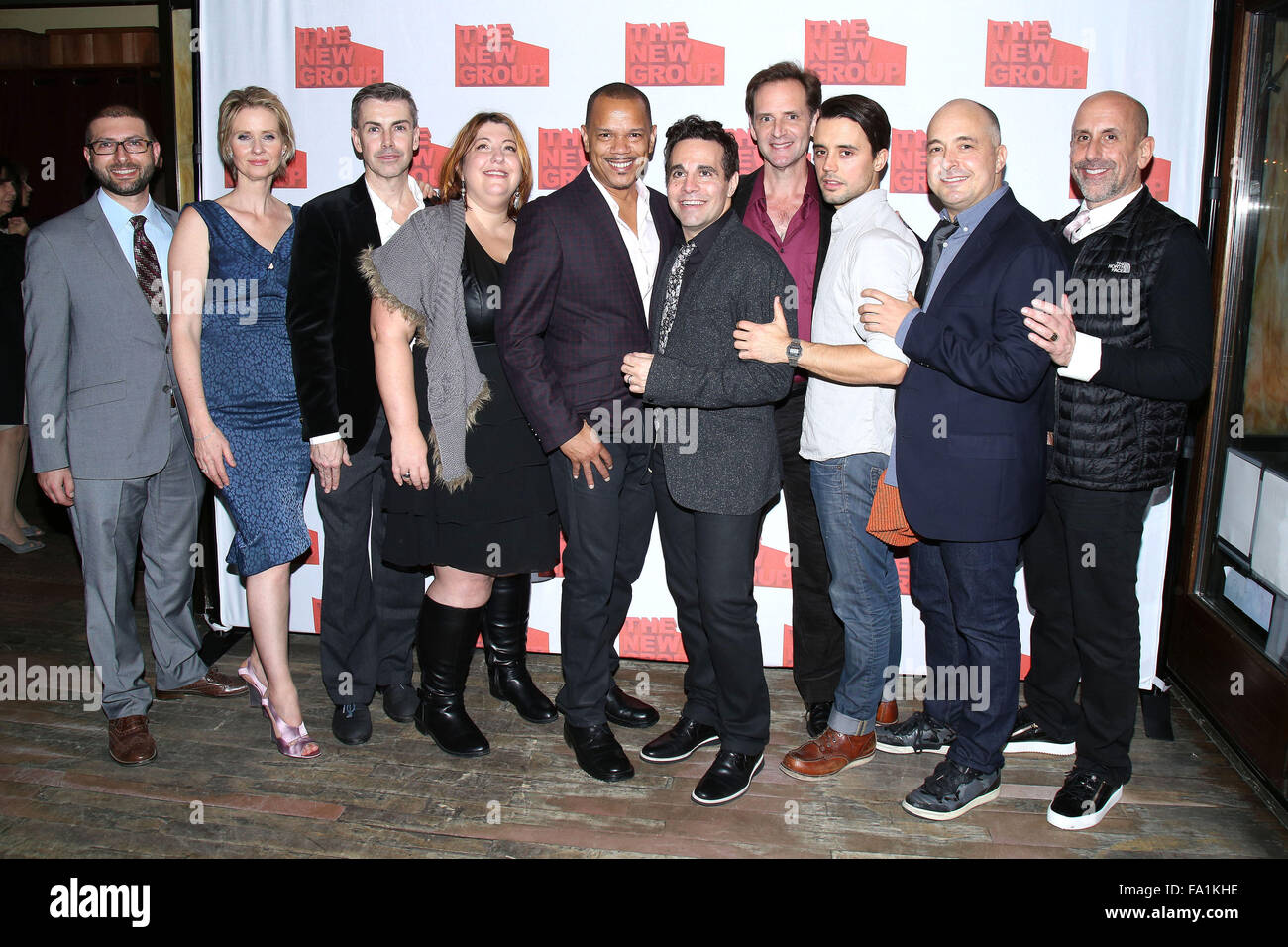 Apertura notturna Partito per la nuova produzione di Gruppo Steve, tenutosi presso la West Bank Cafe - Arrivi. Dotato di: Adam Bernstein, Matt McGrath, Ashlie Atkinson, Jerry Dixon, Mario Cantone, Malcolm ottiene, Francisco Pryor Garat, Mark Gerrard, Scott Elliot dove: Ne Foto Stock