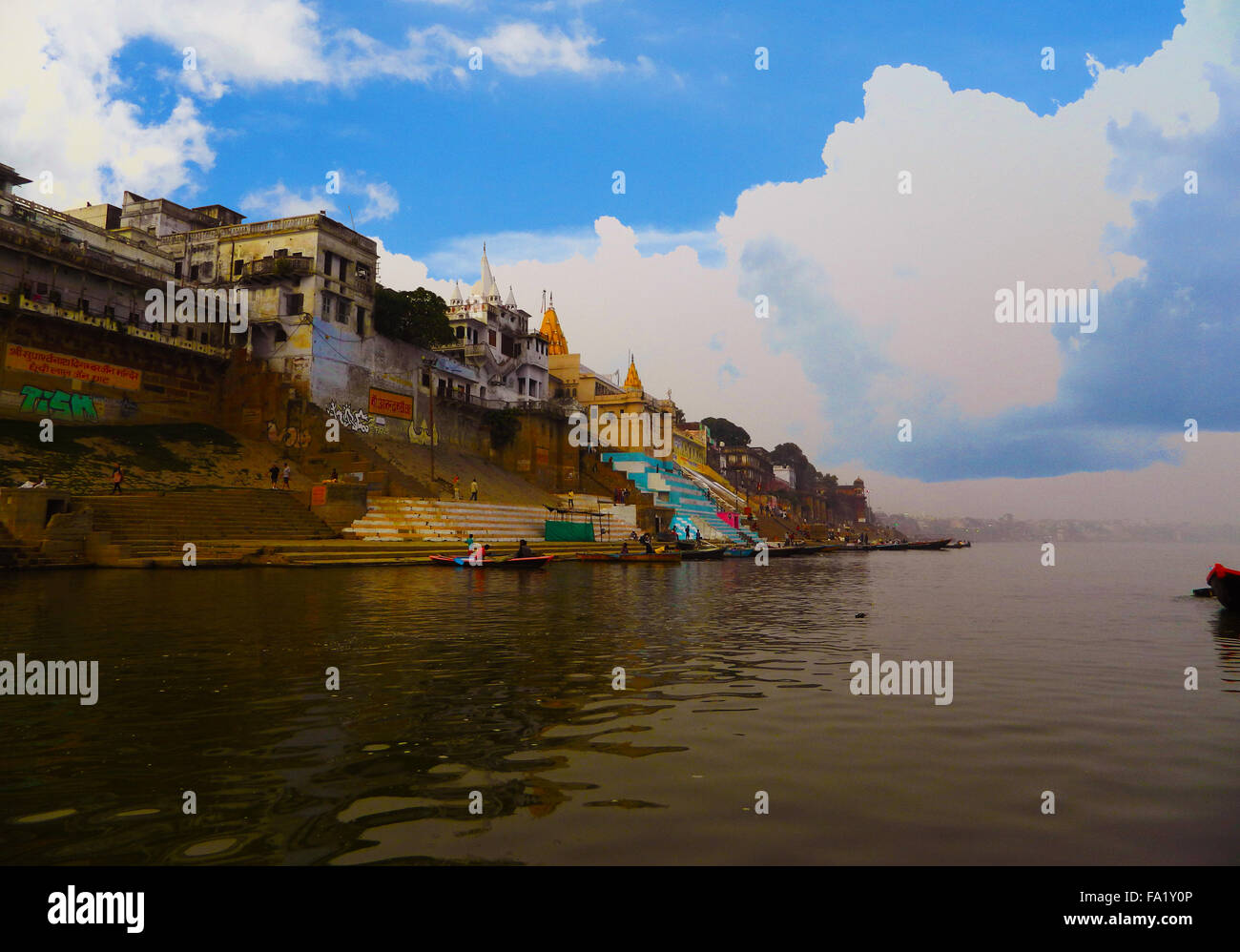 Serata al santo Banaras Ghats, India, Fiume Gange Varanasi Foto Stock