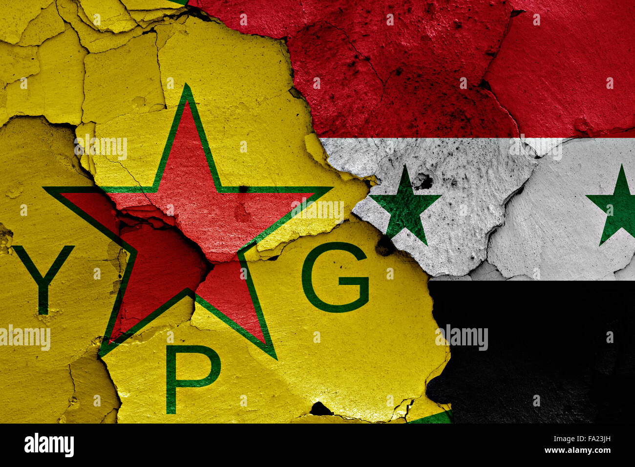 Bandiere di YPG e Siria dipinta sulla parete incrinato Foto Stock