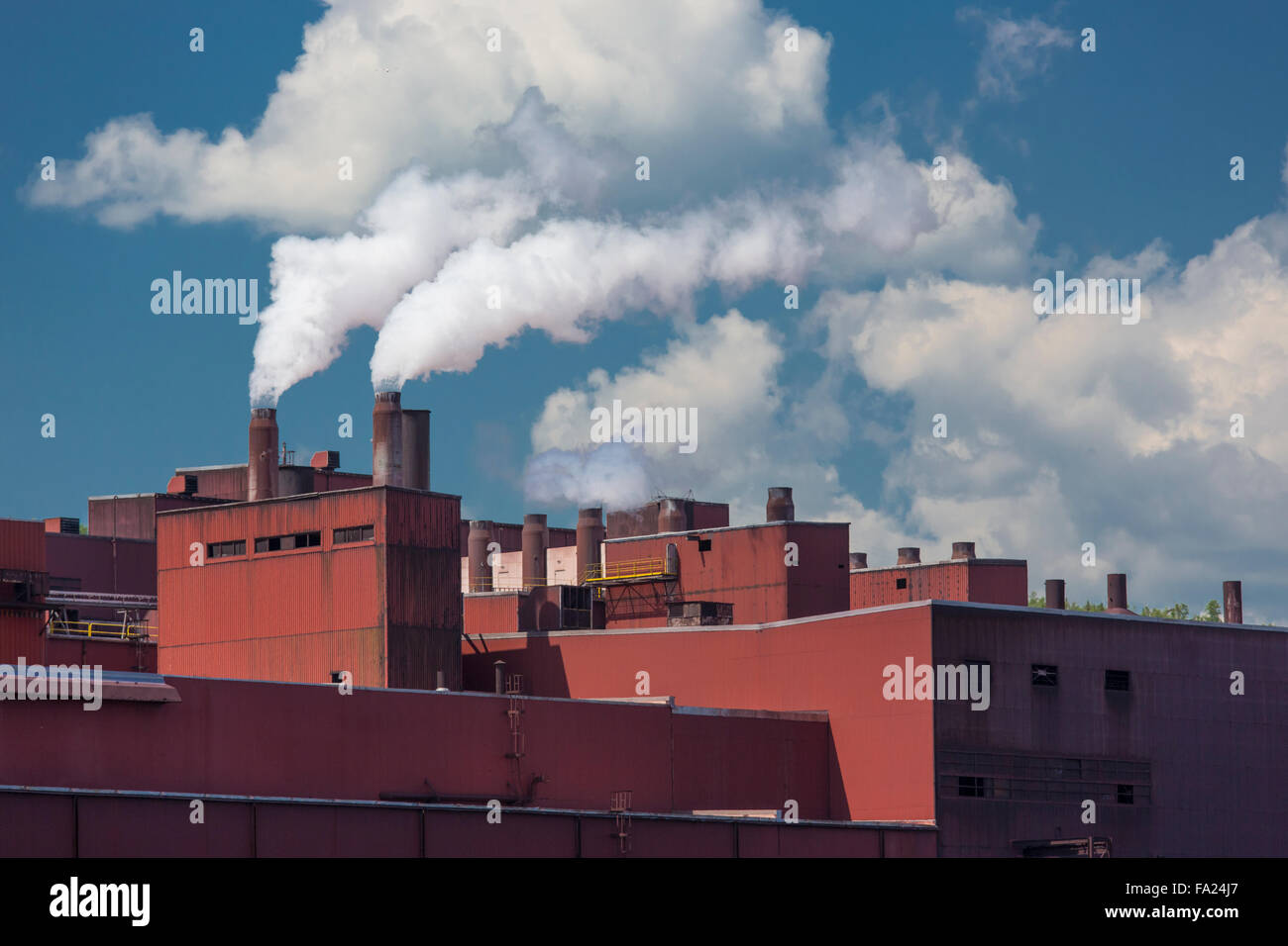 Scogliere Risorse Naturali Northshore impianto minerario nella baia di argento sulla sponda nord del Lago Superior in Minnesota Foto Stock