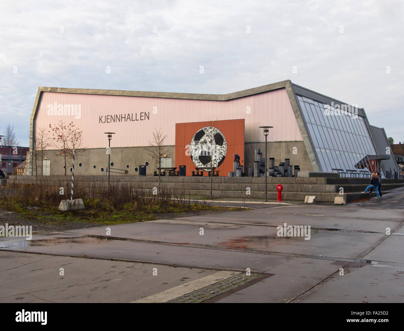 Edificio moderno, Kjennhallen, multi uso sports hall di Lørenskog fuori Oslo Norvegia Foto Stock