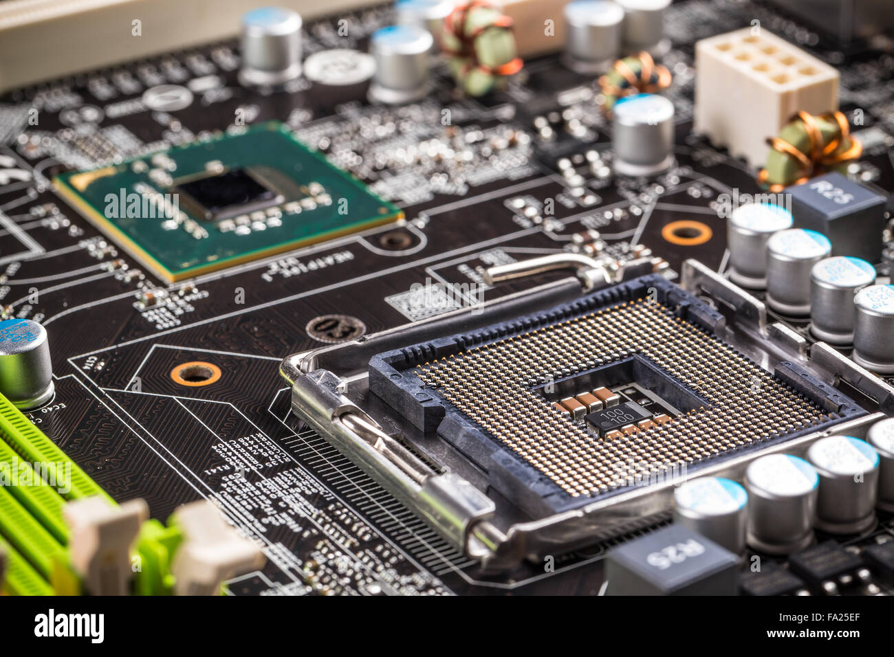 Scheda a circuito elettronico con socket di processore Foto Stock