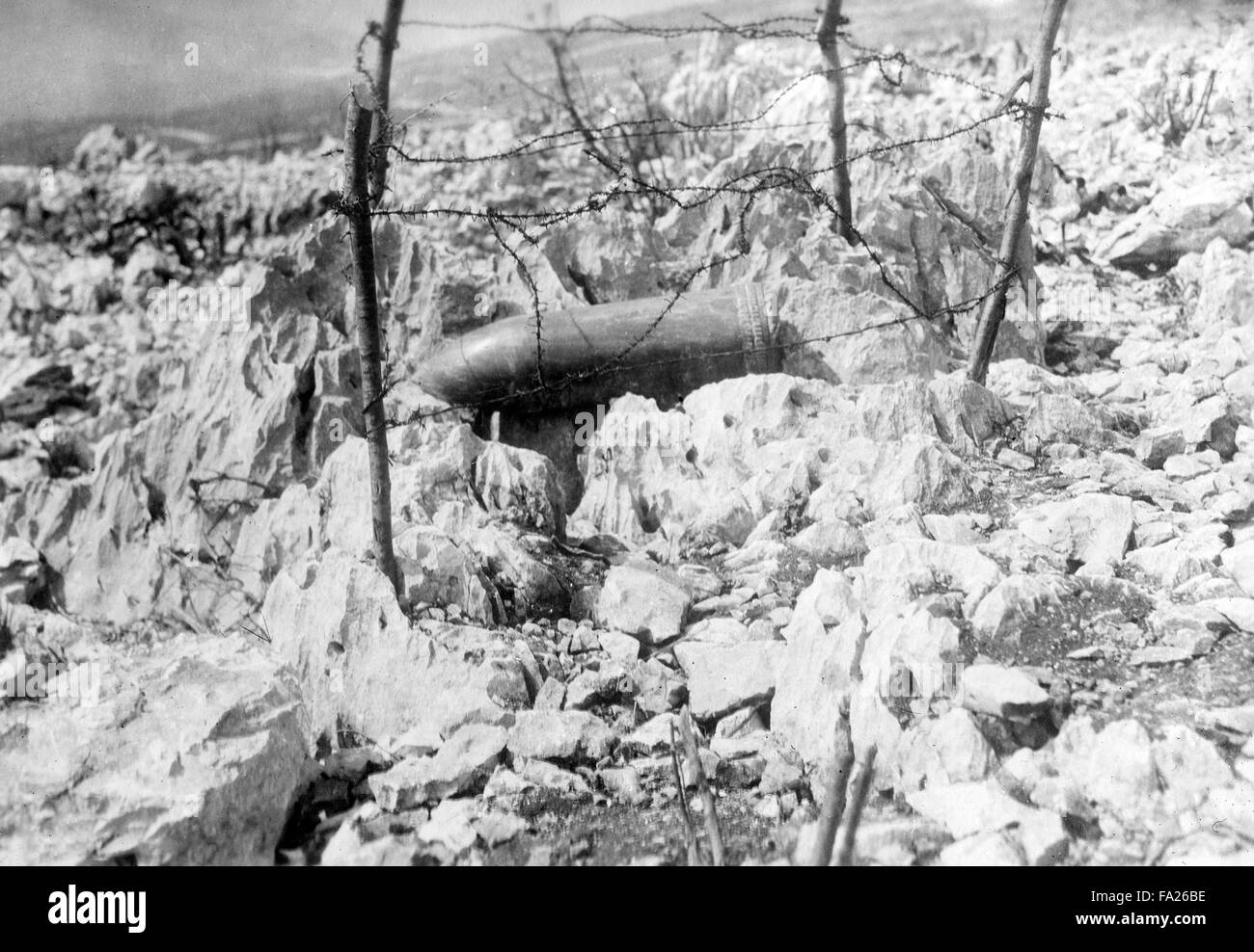 Un guscio inesplose dalla seconda guerra mondiale 2 Foto Stock