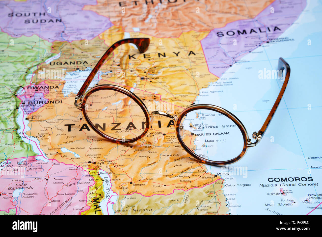 Occhiali su una mappa - Dar es Salaam Foto Stock