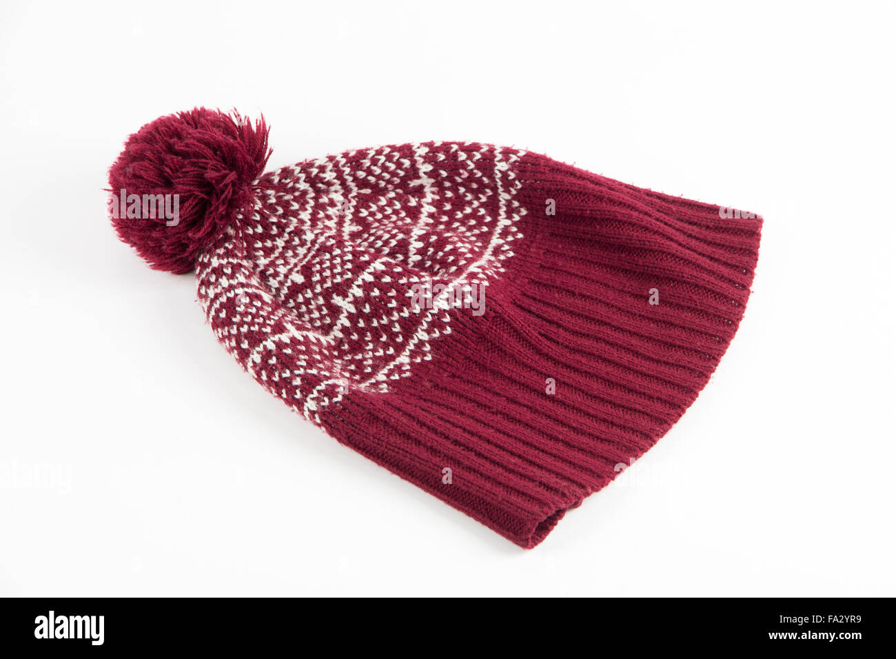 Un inverno hat fotografato sullo sfondo bianco Foto Stock