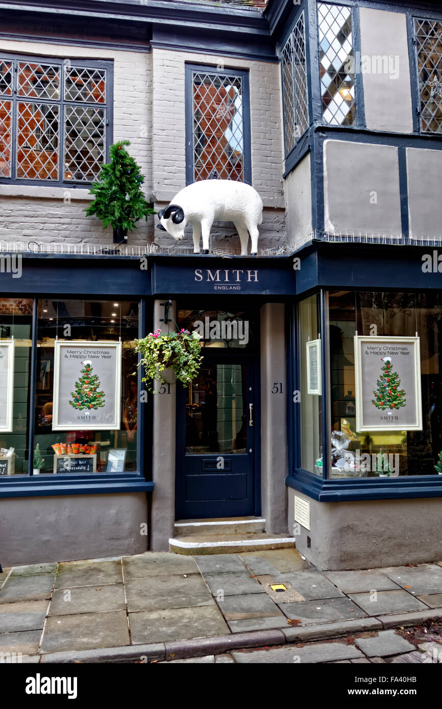 La Smith Inghilterra Parrucchiere a 51 High Street, Salisbury, Wiltshire, Regno Unito. Foto Stock