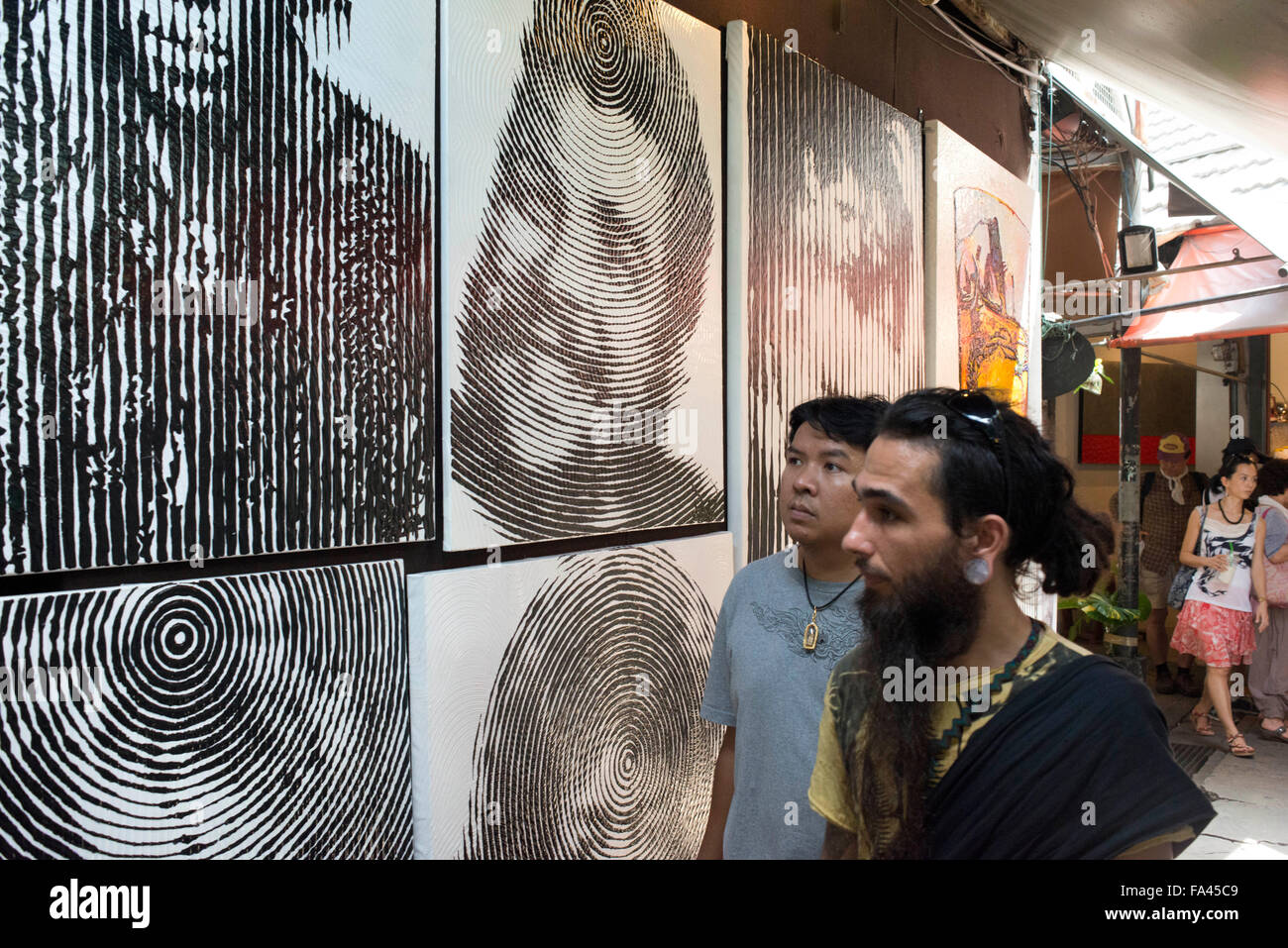 Galleria d'arte nel mercato del fine settimana di Chatuchak o mercato Jatujak; è uno dei più grandi del mondo weekend mercati copre area di 70 rai ( Foto Stock