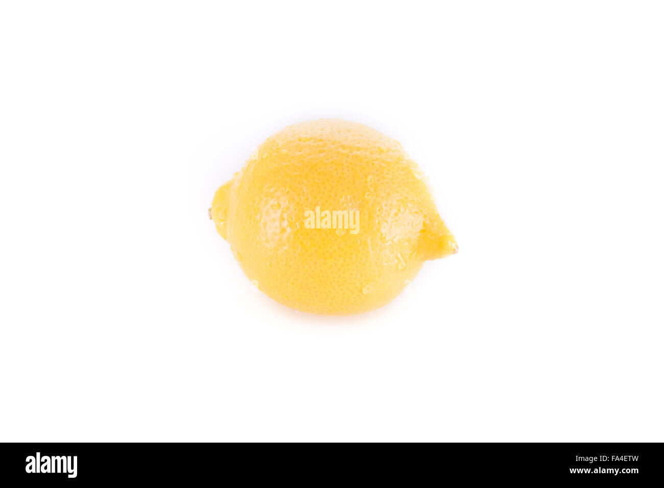 Giallo limone maturo isolato su sfondo bianco Foto Stock