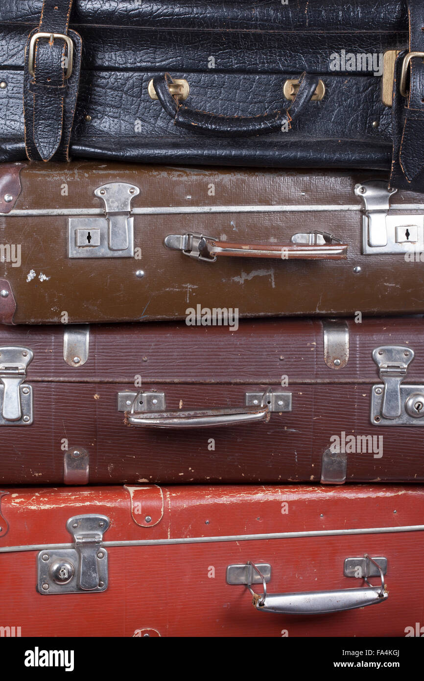 Pila di vecchi valigie closeup Foto Stock
