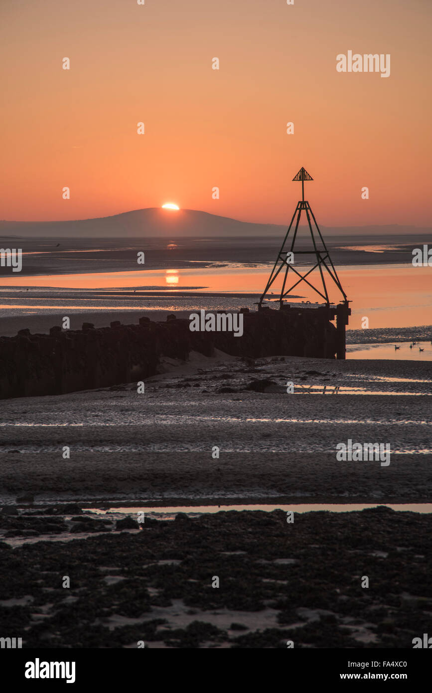 Tramonto al Loughor estuario, Carmarthenshire, South Wales UK Foto Stock