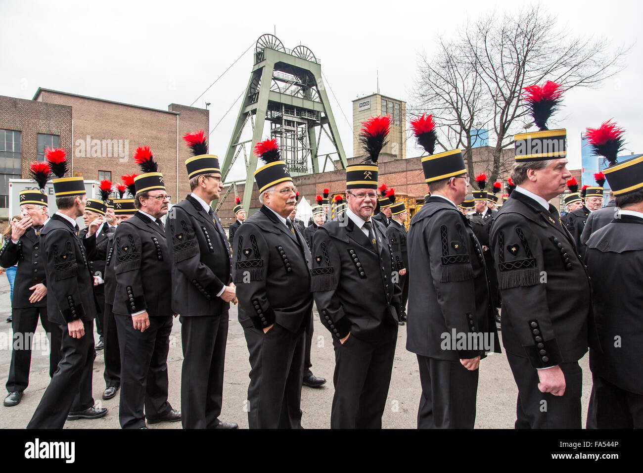 Il minatore coro presso la cerimonia di chiusura della miniera Auguste Victoria, a Marl, Germania, la miniera è stata chiusa dopo 116 anni Foto Stock
