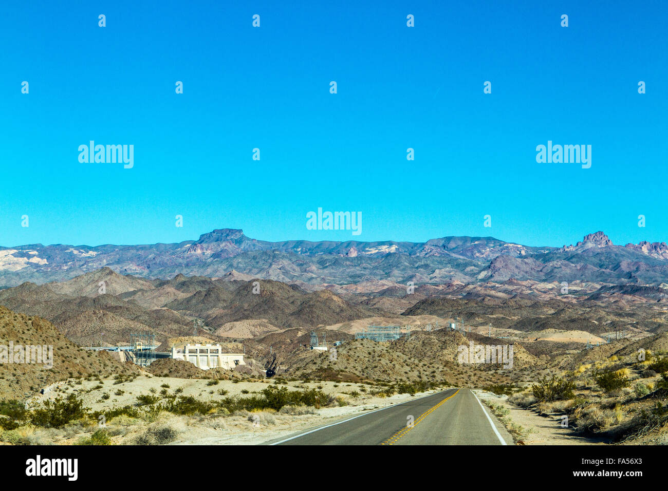 La strada per la Davis Dam nei pressi di Laughlin Nevada Foto Stock