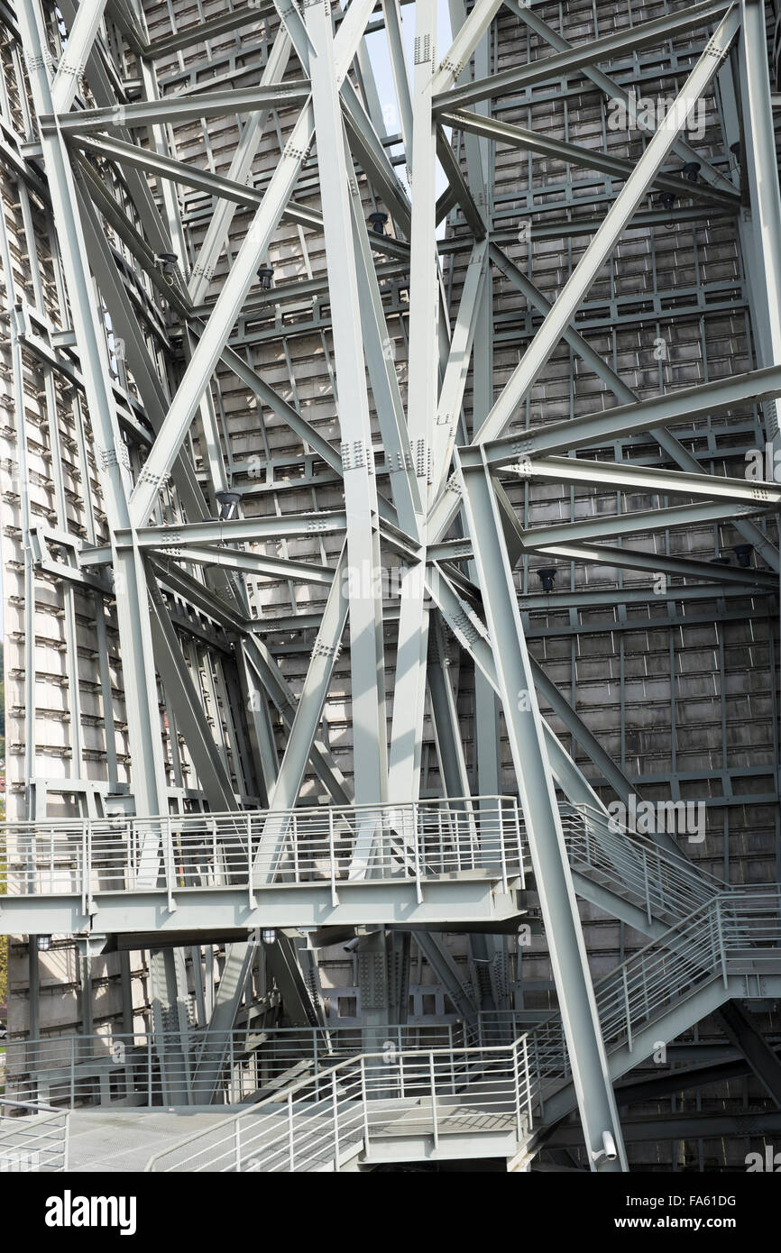 La tromba delle scale a ponte e montanti Bilbao Spagna Foto Stock