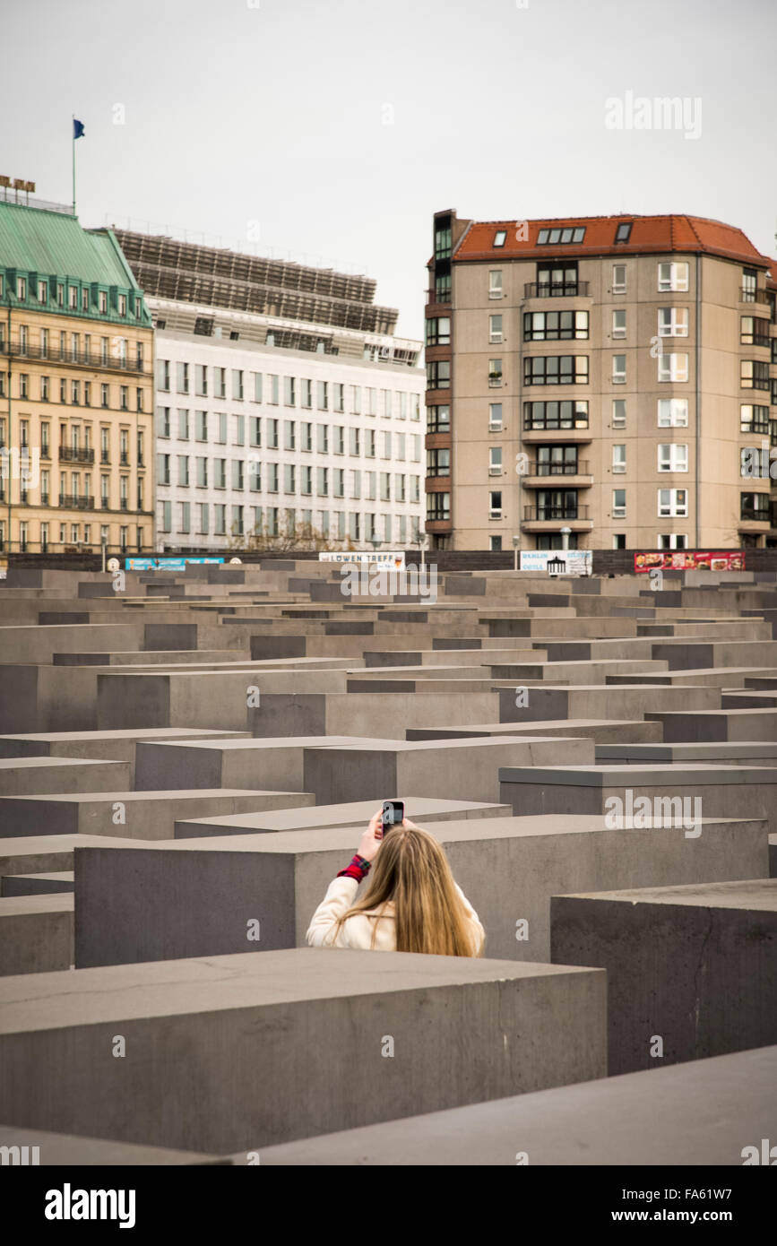 Memoriale al assassinato ebrei dell'Europa Berlino memoriale dell Olocausto per la Germania campo di stele Foto Stock