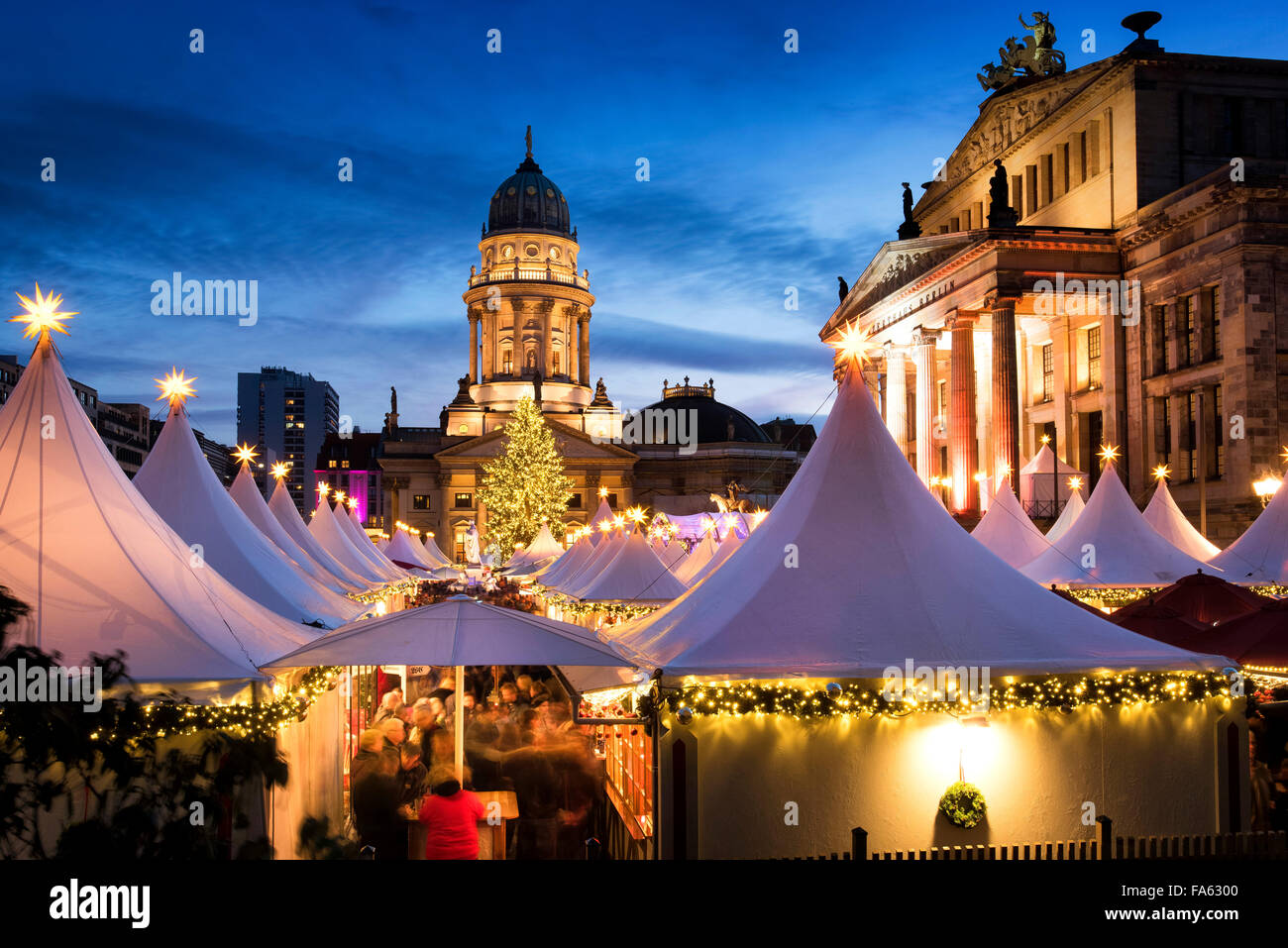 Mercatino di Natale a Gendarmenmarkt Berlin Germania Foto Stock