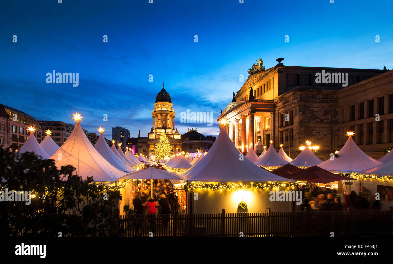 Mercatino di Natale a Gendarmenmarkt Berlin Germania Foto Stock