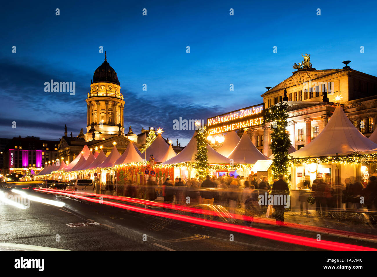 Mercatino di Natale a Gendarmenmarkt Berlin Germania Foto Stock