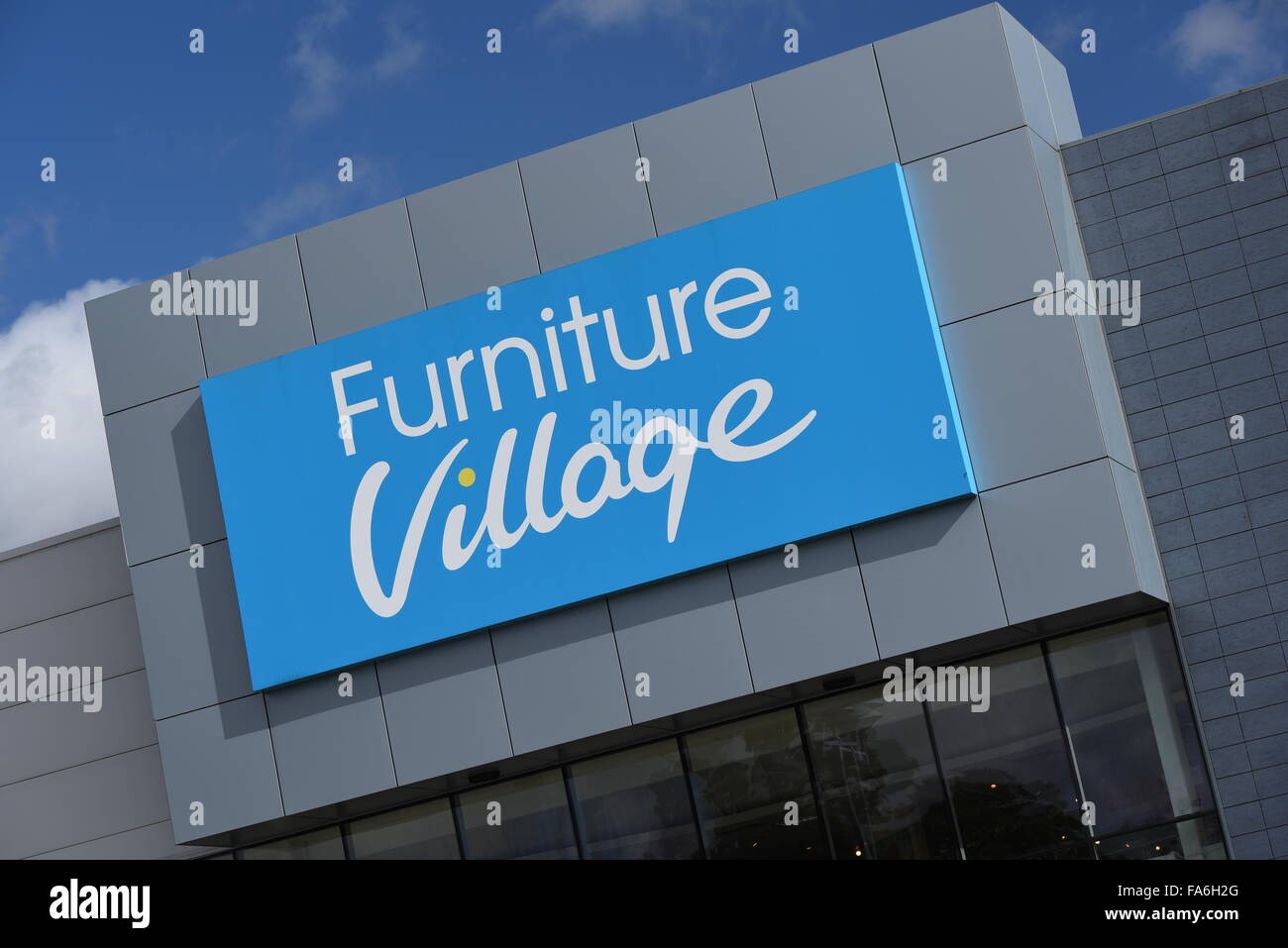 Il villaggio di mobili logo, negozio di Solihull, Regno Unito Foto Stock