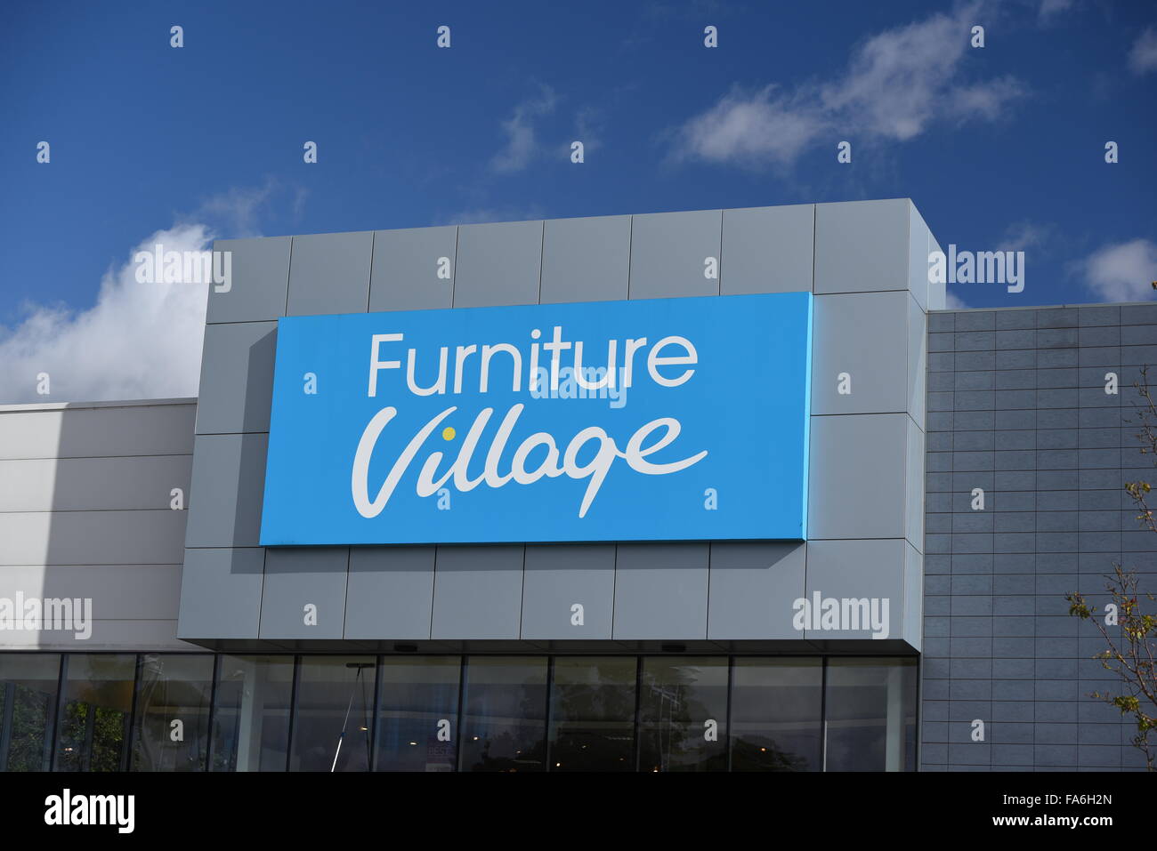 Il villaggio di mobili logo, negozio di Solihull, Regno Unito Foto Stock
