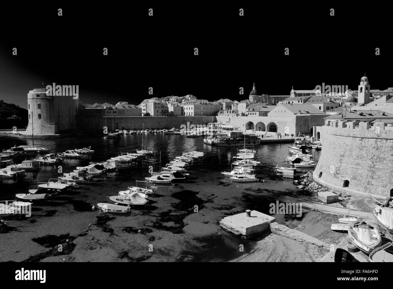 Estate, barche nel porto vecchio di Dubrovnik, Dubrovnik-Neretva County, costa dalmata, Mare Adriatico, Croazia, Balcani, Europa Foto Stock