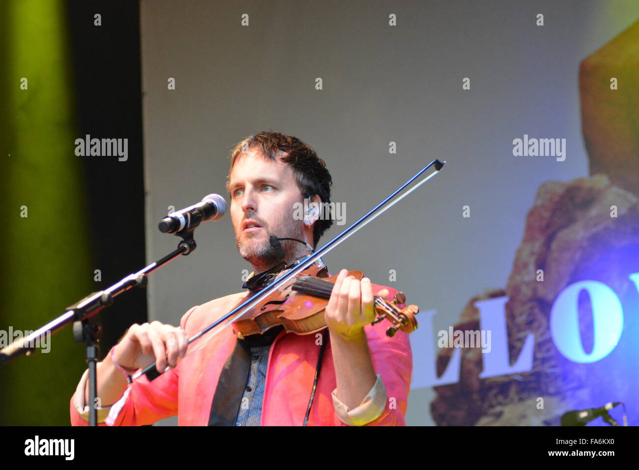 Jon Boden, Bellowhead Folk Band, Open Air Stage, WOMAD 2015, Wiltshire, Inghilterra, Regno Unito, Gran Bretagna. Foto Stock