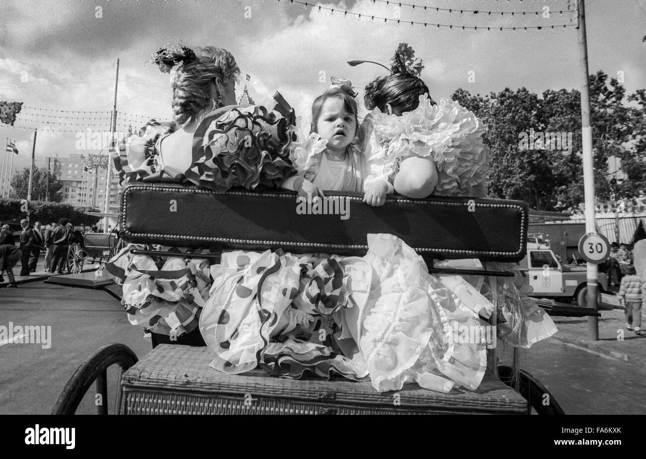Scene di strada dalla Feria de Abril, la fiera di aprile, che ha luogo ogni anno nella città di Siviglia. Foto Stock