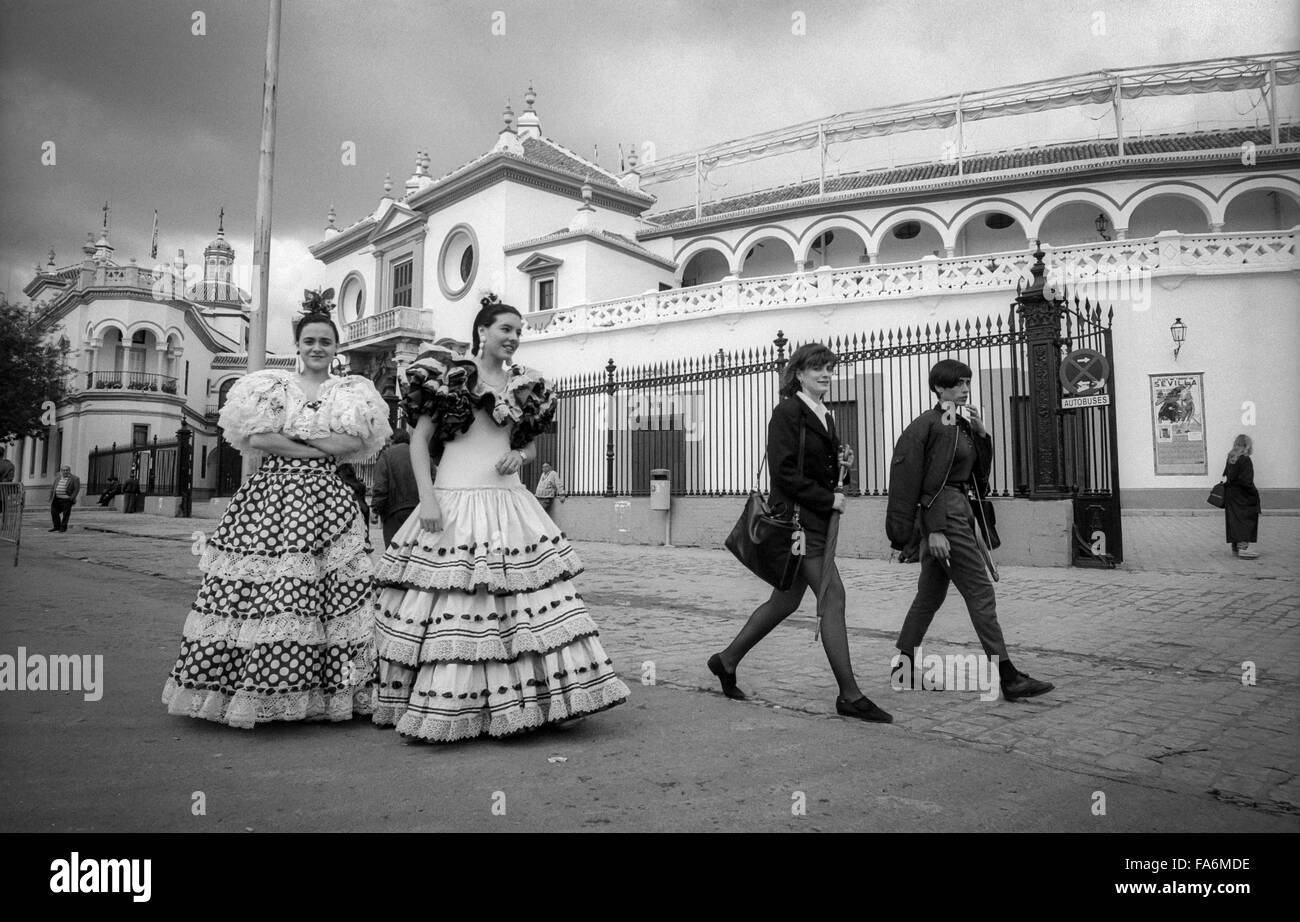 Scene di strada dalla Feria de Abril, la fiera di aprile, che ha luogo ogni anno nella città di Siviglia. Foto Stock