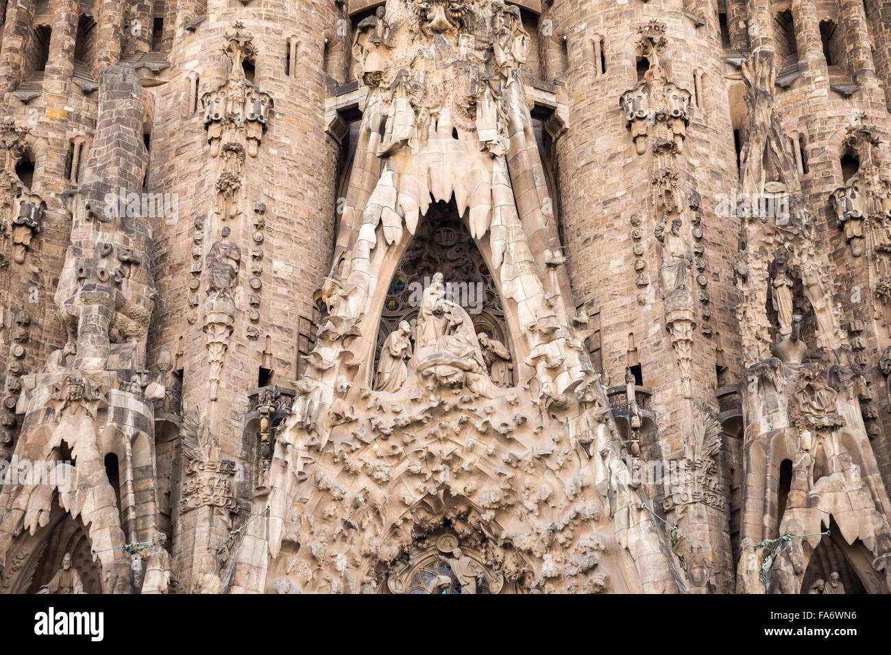 Kit modello in cartone 3D della Sagrada Familia di Barcellona