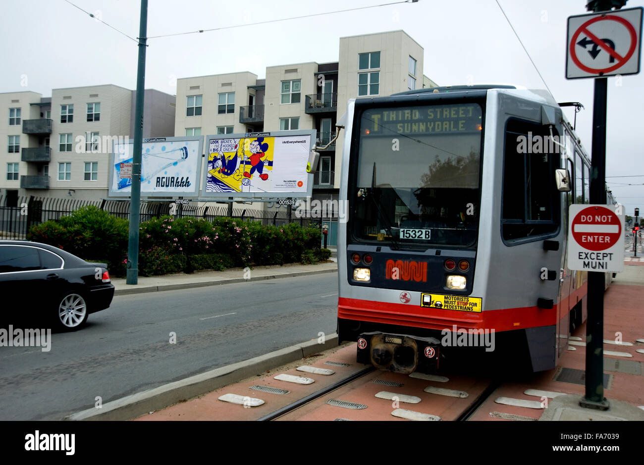 Un Roy Lichtenstein pittura compare su un cartellone pubblicitario a San Francisco durante l'arte ovunque evento. Foto Stock