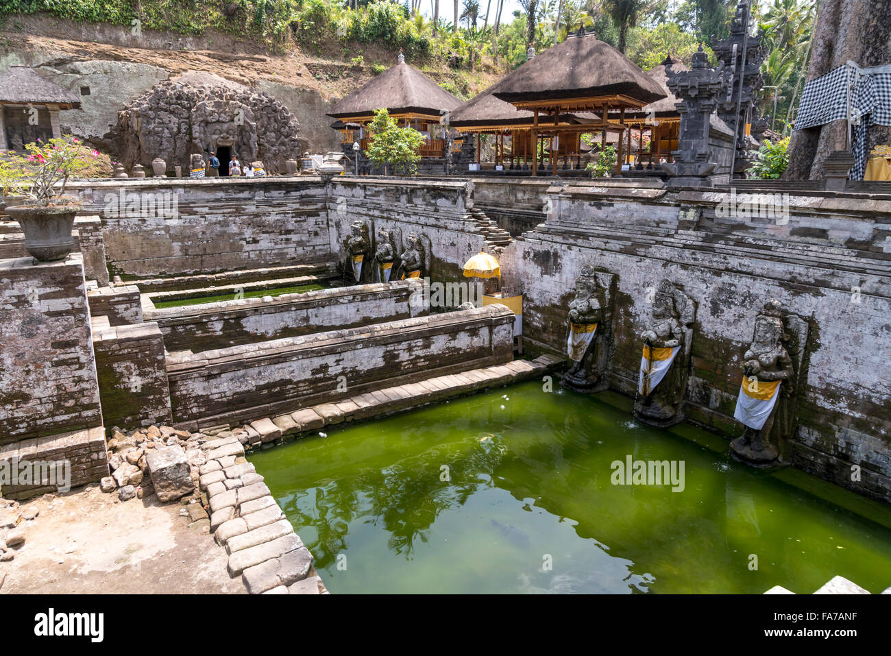 Tempio di balneazione presso la grotta di elefante Goa Gaja in Ubud, Bali, Indonesia Foto Stock