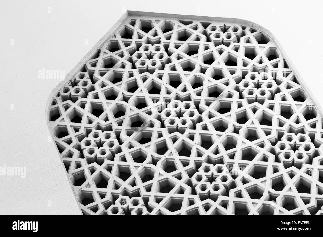 Arabo finestra schema di una moschea in Emirati Arabi Uniti Foto Stock
