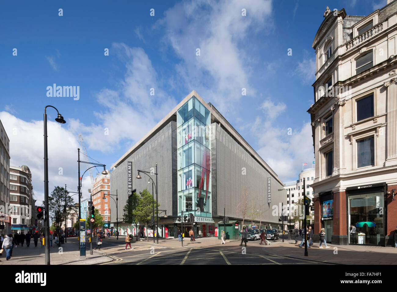 Debenhams, Oxford Street, Londra. Nuova facciata da Ned Kahn in congiunzione con Archial Norr. Foto Stock
