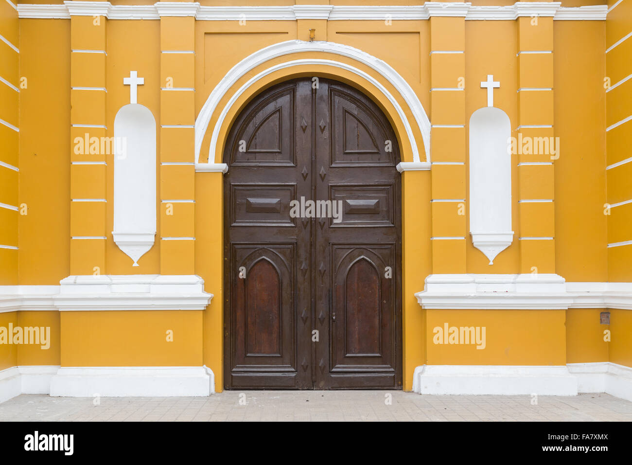 Ingresso della chiesa Iglesia La Ermita nel distretto di Barranco in Lima, Perù. Foto Stock