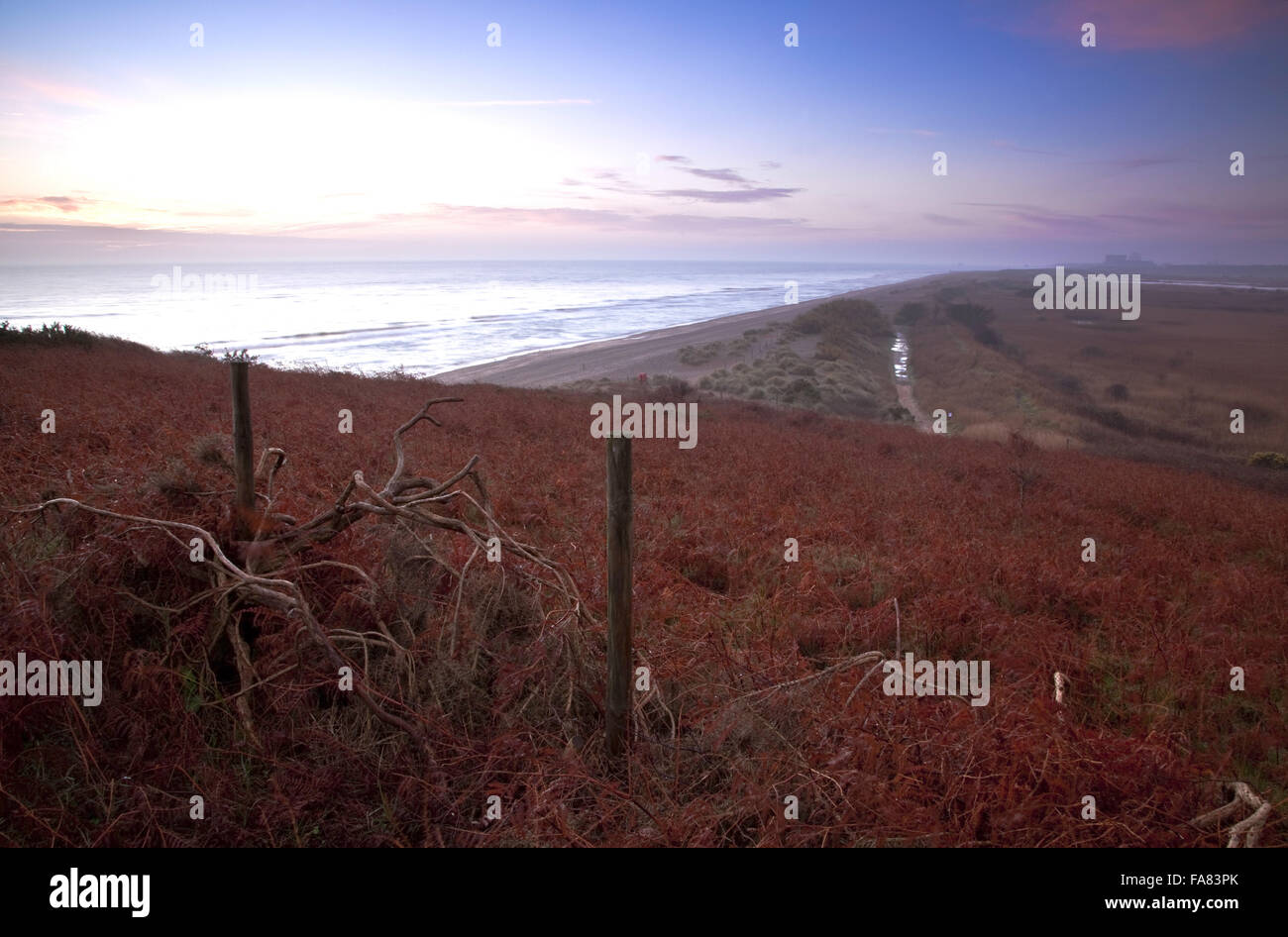 Sunrise a Dunwich Heath, Suffolk, affacciato Minsmere. Foto Stock