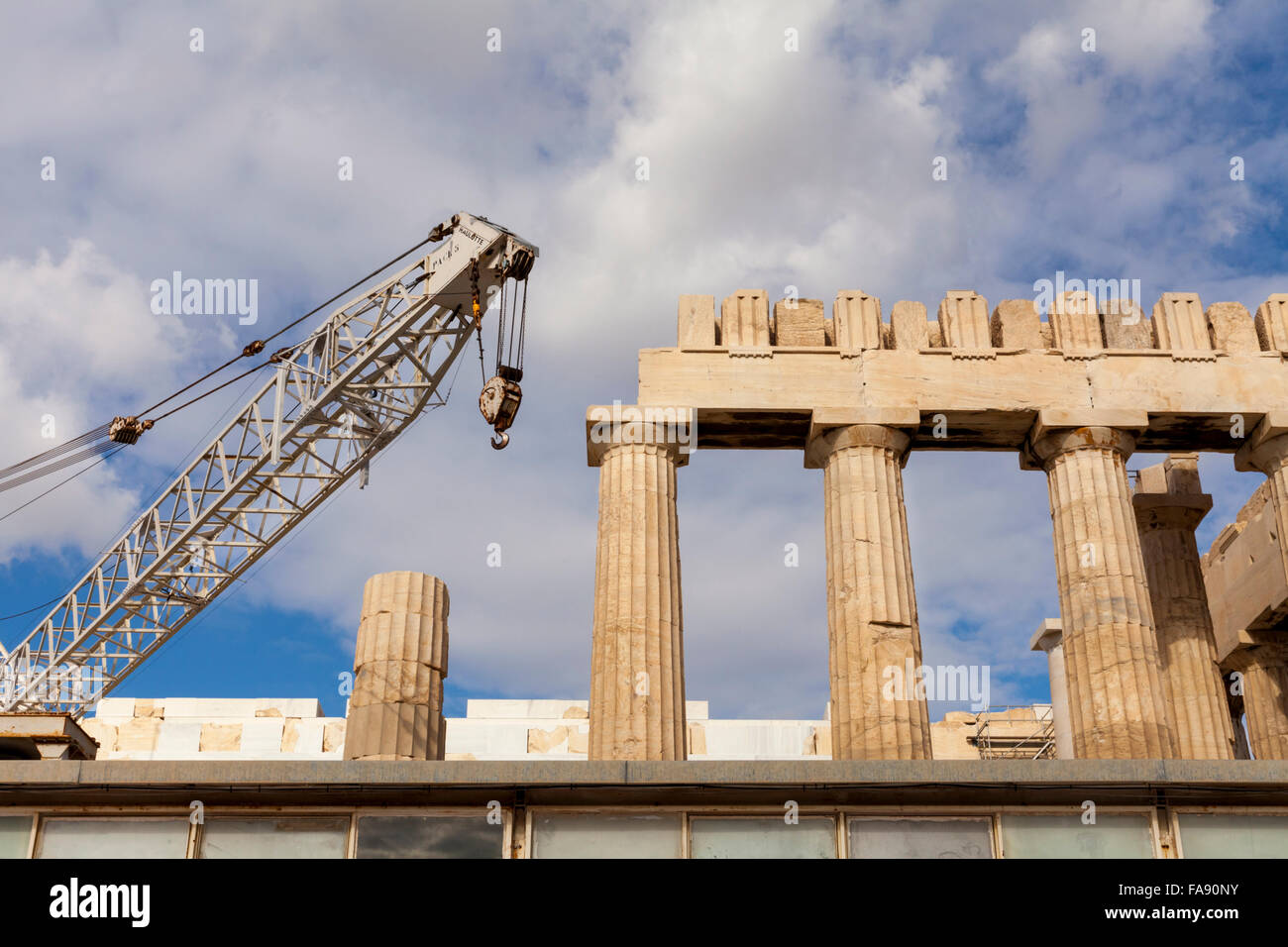 L'Acropoli Progetto di restauro in corso dei lavori di restauro presso l'antico sito dell'Acropoli di Atene, Grecia Foto Stock