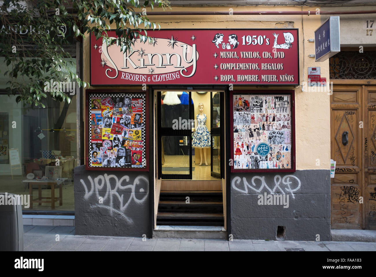 Skinny record e negozio di abbigliamento Madrid Foto Stock