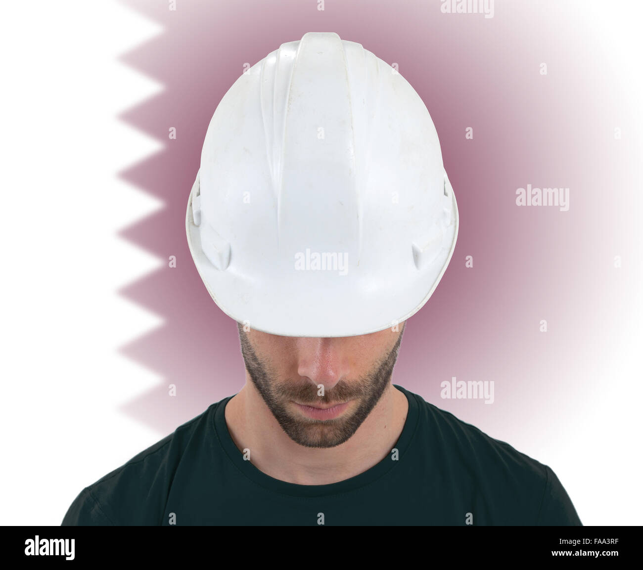 Ingegnere isolato con bandiera su sfondo - Qatar Foto Stock