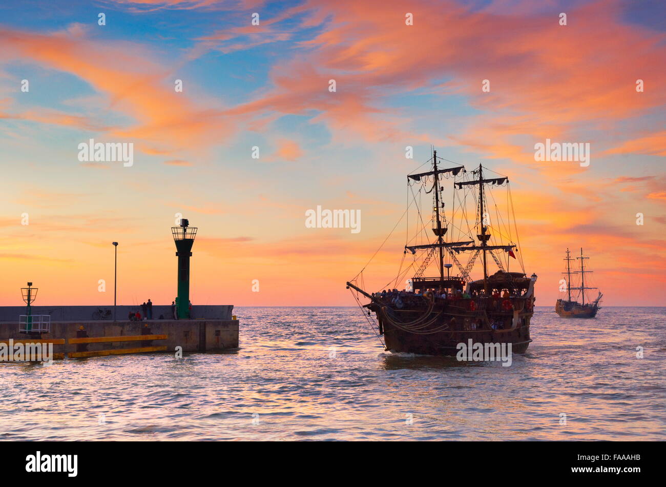 Crociera sul Mar Baltico al tramonto, Leba, Pomerania, Polonia, Foto Stock