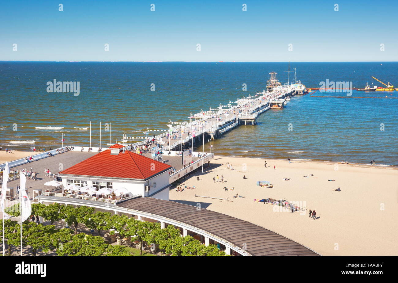 Sopot - molo in legno e il lungomare, Polonia Foto stock - Alamy