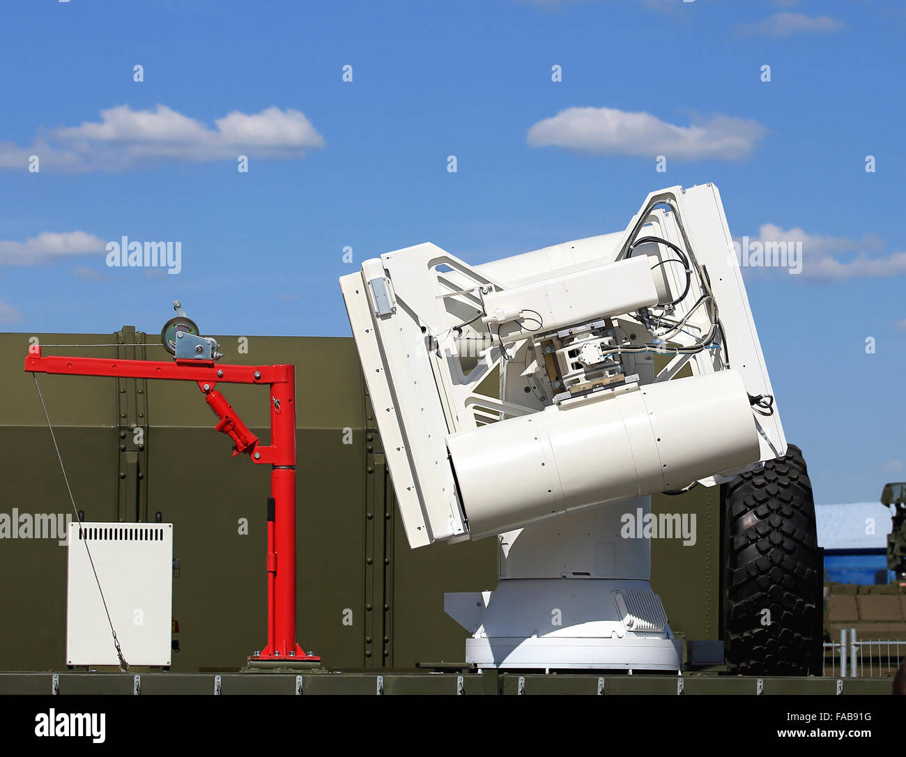 Complesso di antenna di ricezione di dati di telemetria circa lo stato del sistema, che è ottenuto in remoto Foto Stock