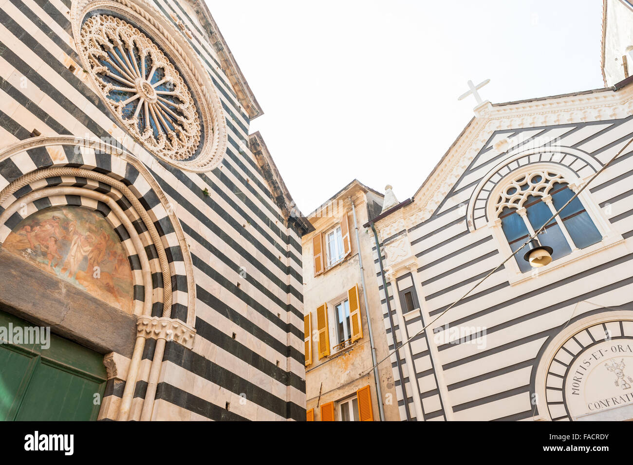Vecchia chiesa in Monterosso al Mare, le Cinque Terre, provincia di La Spezia, Liguria, Italia Foto Stock