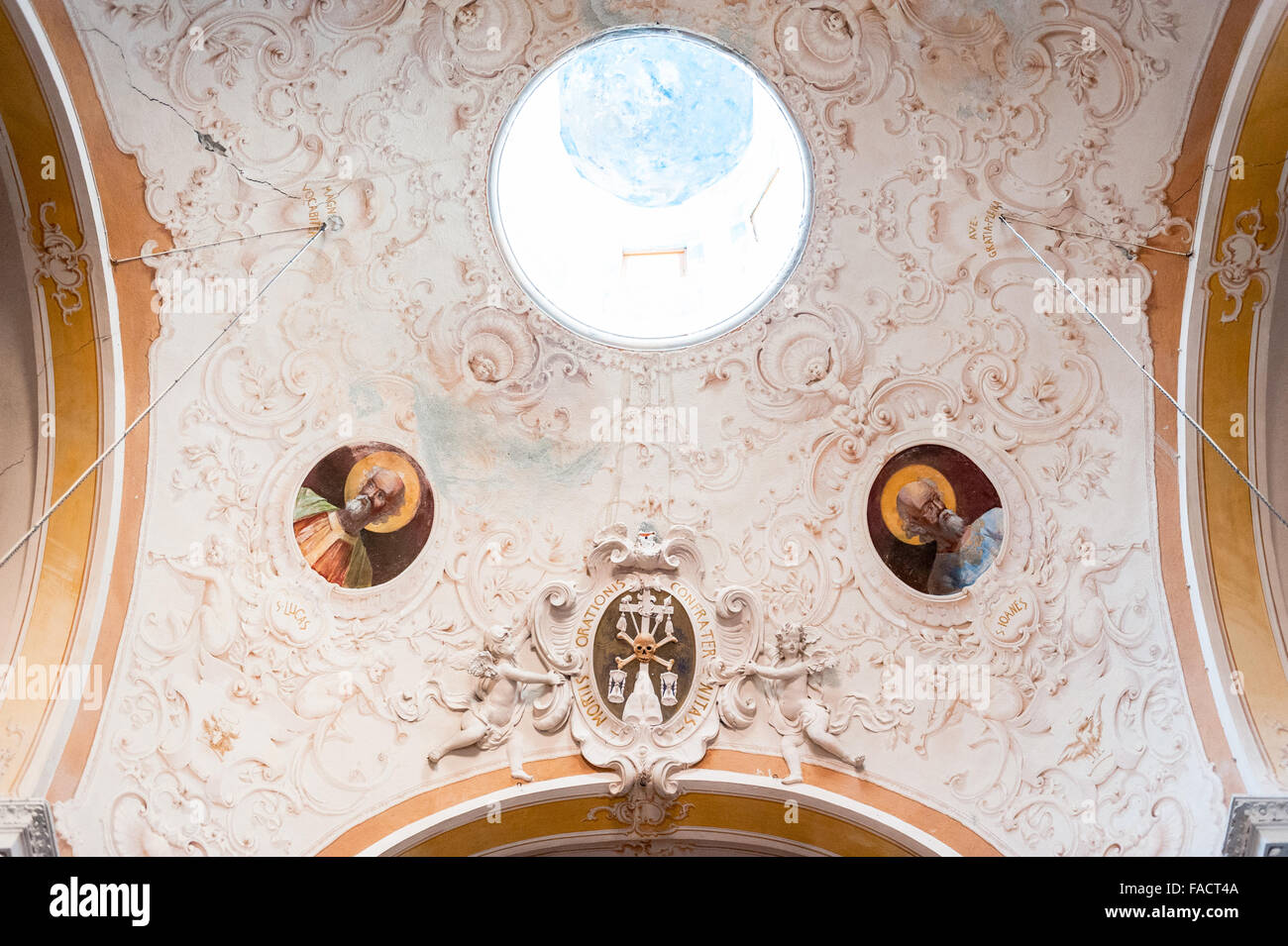 Vecchia chiesa in Monterosso al Mare, le Cinque Terre, provincia di La Spezia, Liguria, Italia Foto Stock